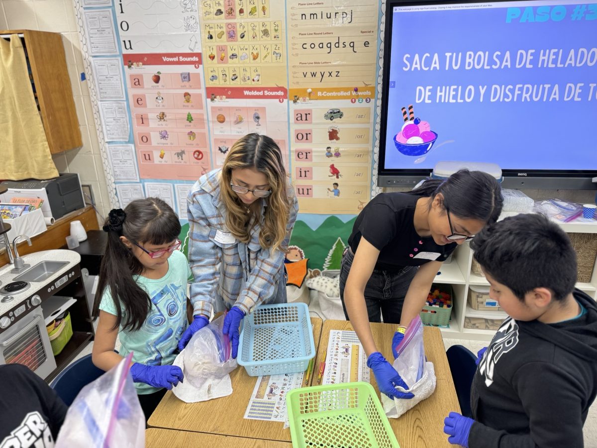 High Schoolers Sweeten Science Lesson for Elementary Students with Ice Cream Chemistry