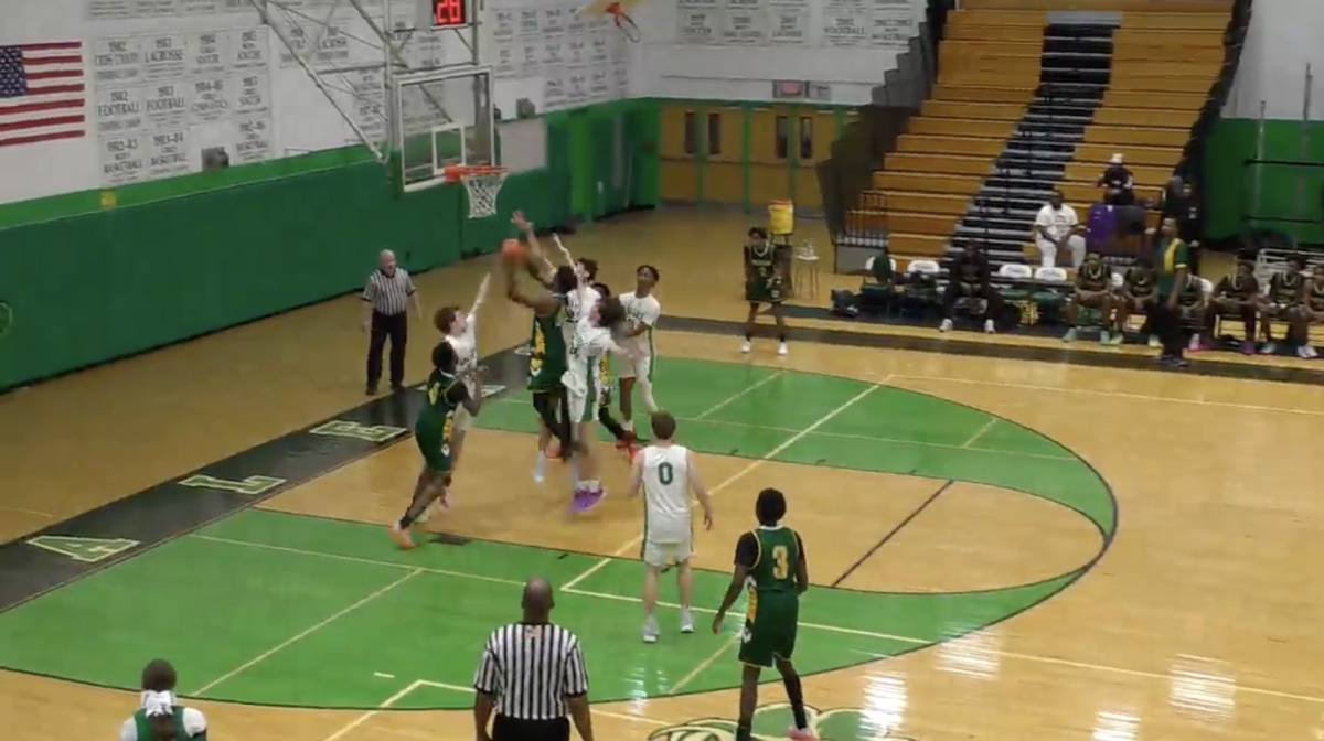 Westbury boys Varsity basketball Dec 12 (L 43  46)